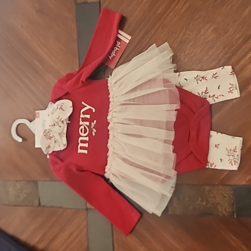 Pl. baby 4 Piece Holiday Outfit, NWT! Size 9months
